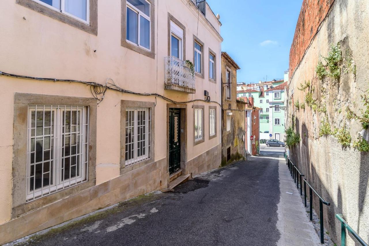 Guestready - Elegant With Private Terrace In Martires Da Patria Lisboa